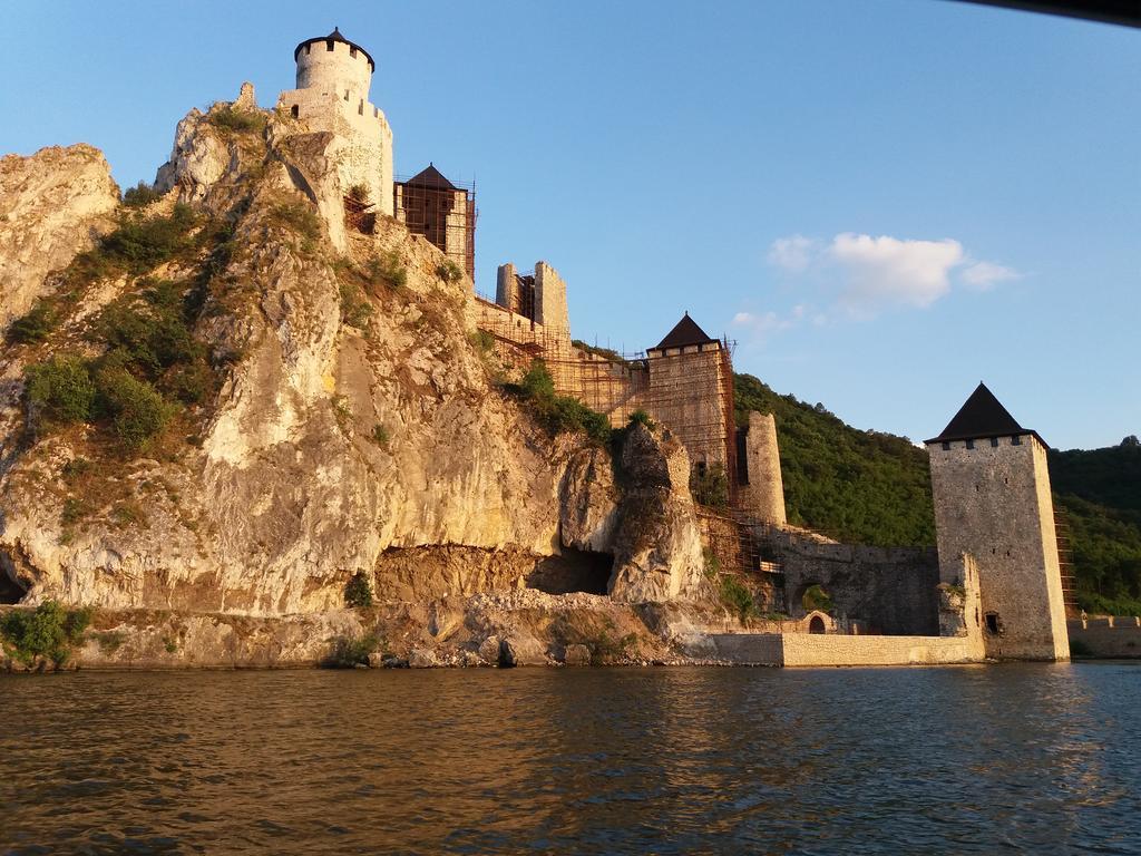 Zlatna Ribica * Golubac